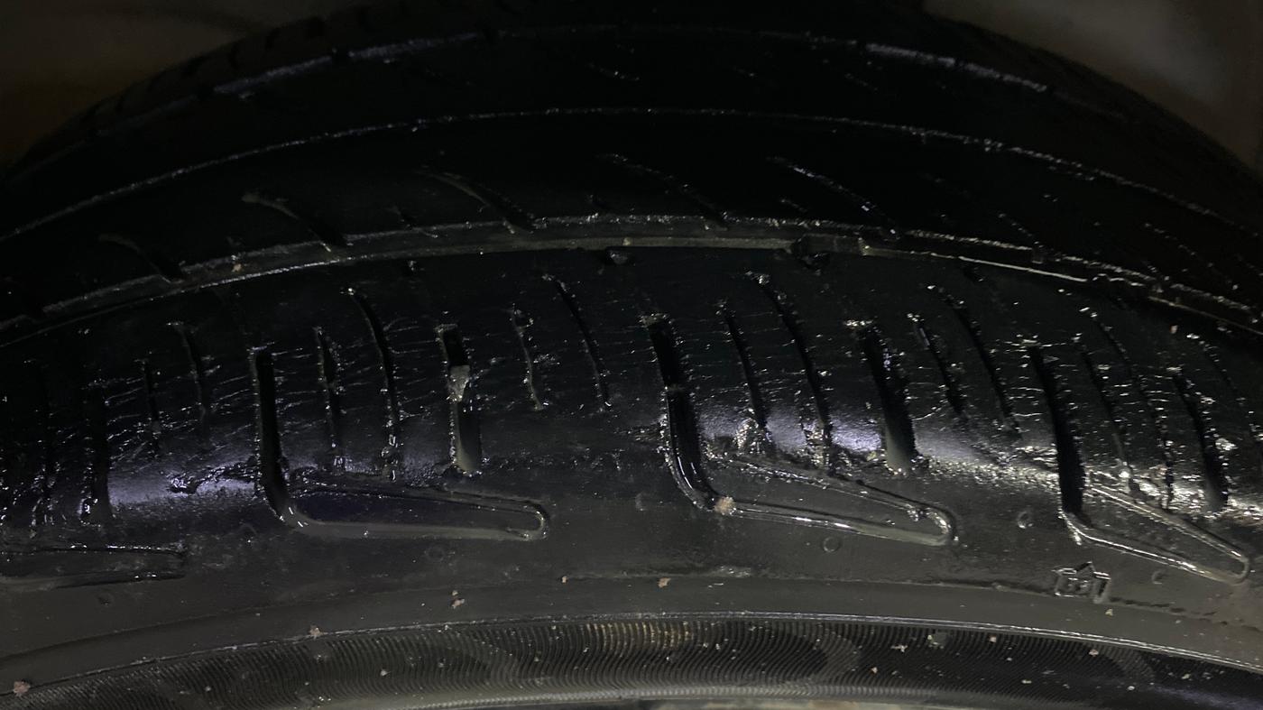 2014 Maruti Wagon R 1.0 VXI, Petrol, Manual, 1,25,258 km, Left Front Tyre Tread