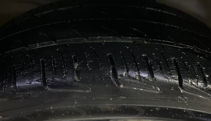 2014 Maruti Wagon R 1.0 VXI, Petrol, Manual, 1,25,276 km, Left Front Tyre Tread