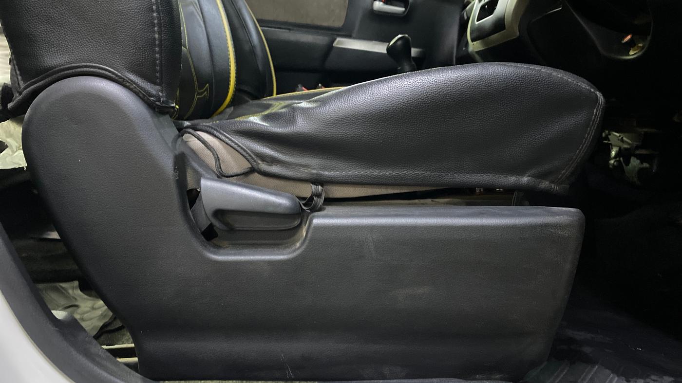 2014 Maruti Wagon R 1.0 VXI, Petrol, Manual, 1,25,258 km, Driver Side Adjustment Panel