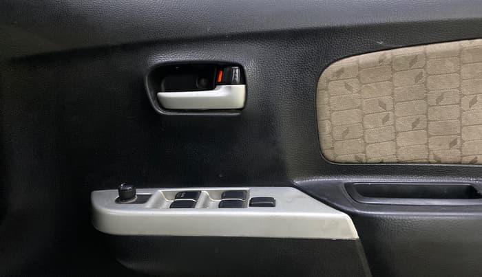 2014 Maruti Wagon R 1.0 VXI, Petrol, Manual, 1,25,276 km, Driver Side Door Panels Control