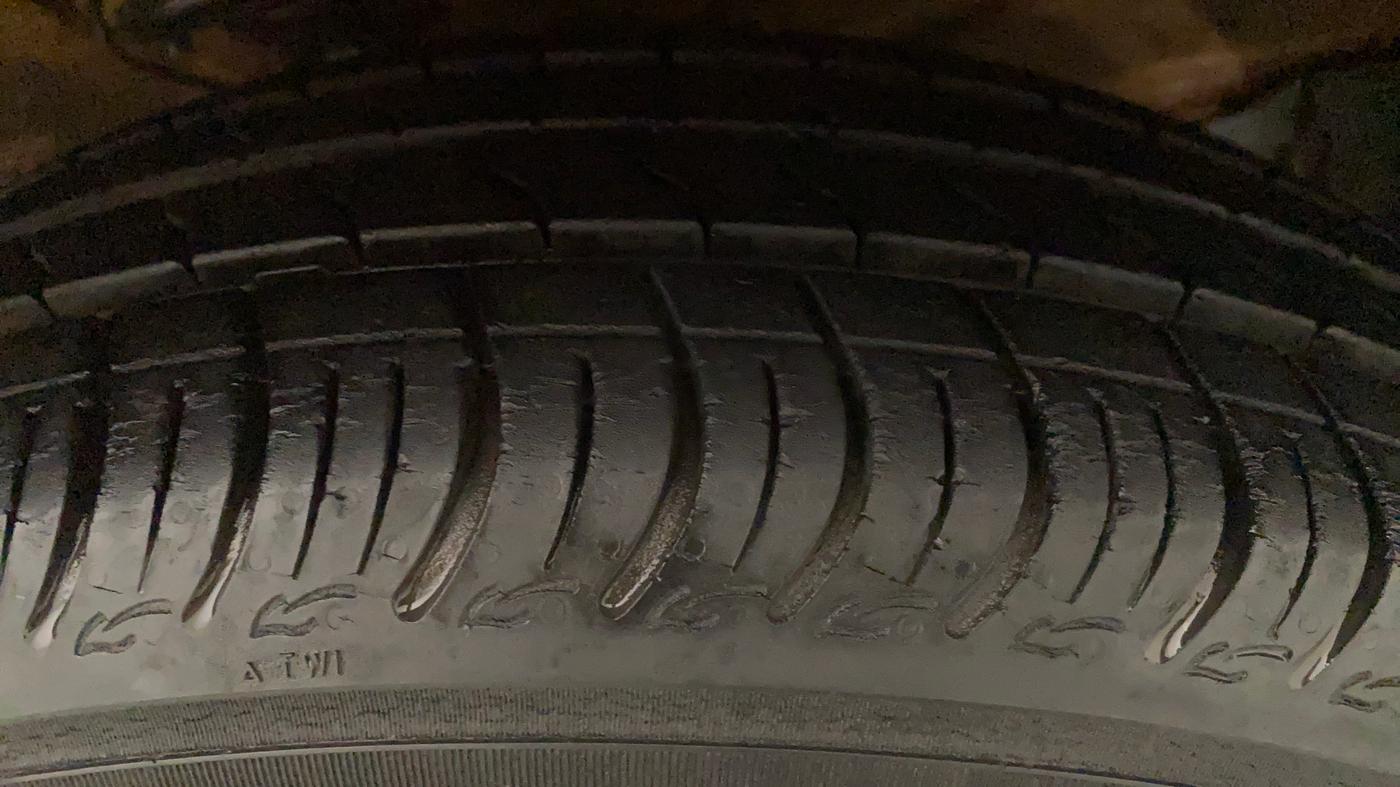 2019 Maruti S PRESSO VXI PLUS AMT, Petrol, Automatic, 21,125 km, Left Front Tyre Tread