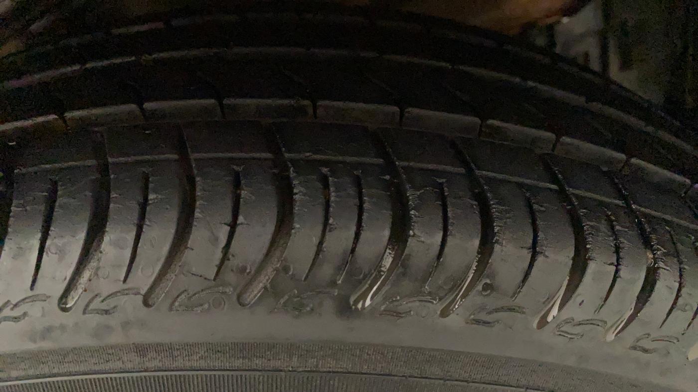2019 Maruti S PRESSO VXI PLUS AMT, Petrol, Automatic, 21,125 km, Left Rear Tyre Tread