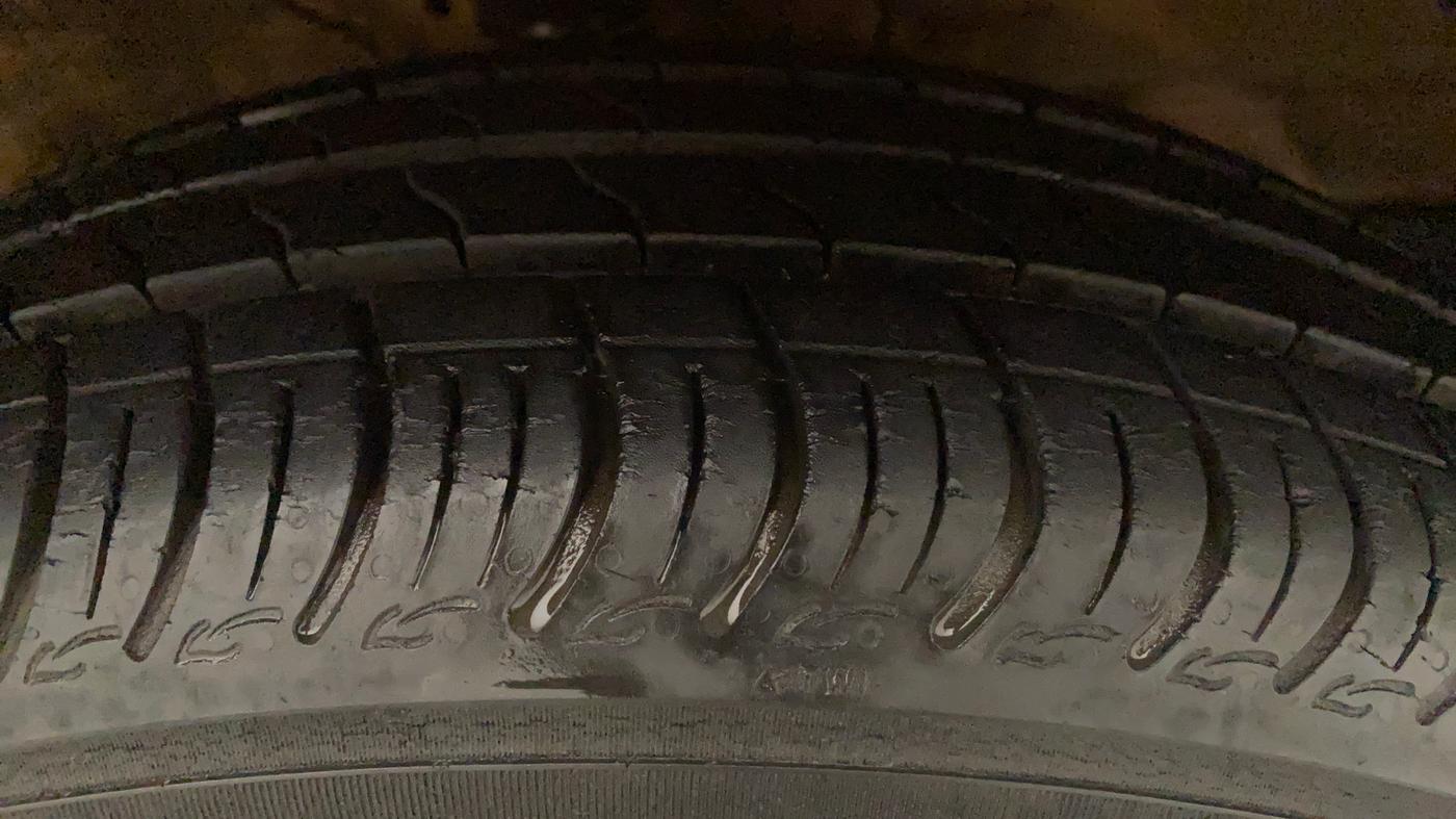 2019 Maruti S PRESSO VXI PLUS AMT, Petrol, Automatic, 21,125 km, Right Front Tyre Tread