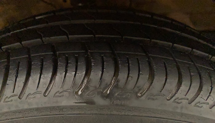 2019 Maruti S PRESSO VXI PLUS AMT, Petrol, Automatic, 21,125 km, Right Front Tyre Tread