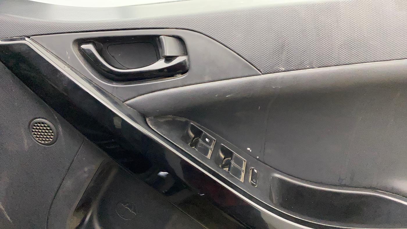 2022 Tata NEXON XZ PLUS (L) DARK EDITION, Petrol, Manual, 55,797 km, Driver Side Door Panels Control