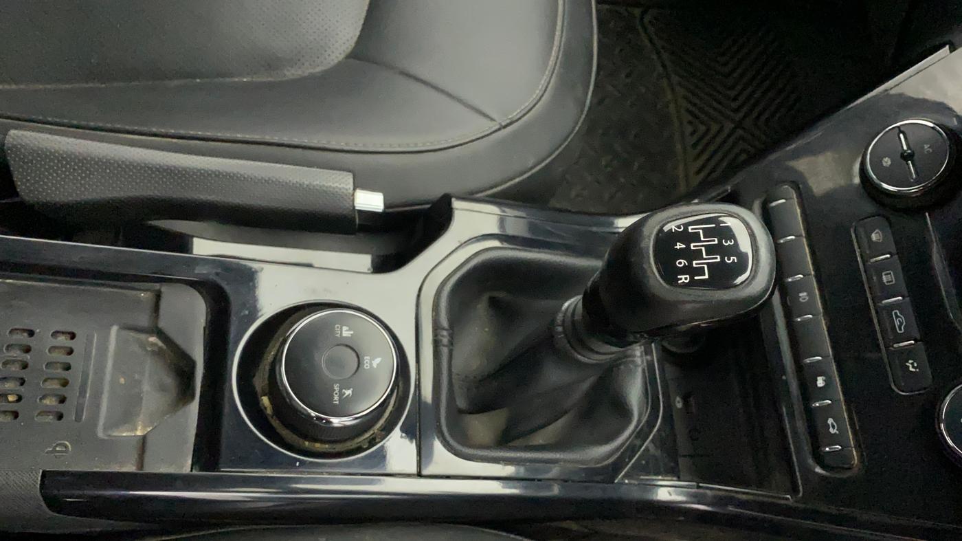 2022 Tata NEXON XZ PLUS (L) DARK EDITION, Petrol, Manual, 55,797 km, Gear Lever