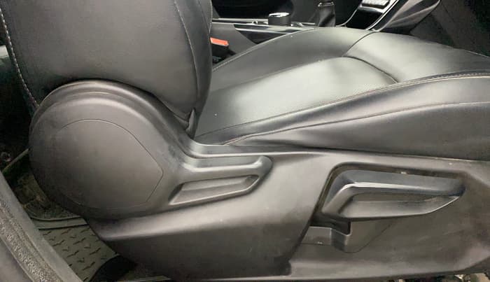 2022 Tata NEXON XZ PLUS (L) DARK EDITION, Petrol, Manual, 55,797 km, Driver Side Adjustment Panel