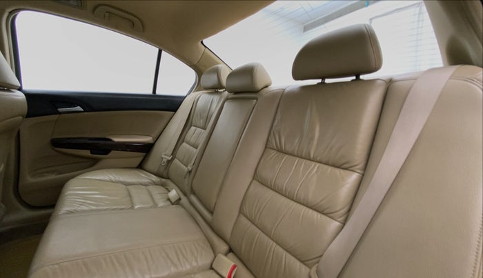2011 Honda Accord 2.4L I-VTEC MT, Petrol, Manual, 99,882 km, Right Side Rear Door Cabin
