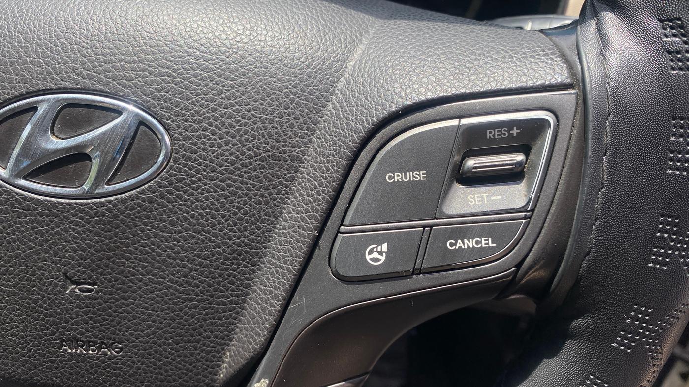 2014 Hyundai Santa Fe 2 WD AT, Diesel, Automatic, 1,21,123 km, Adaptive Cruise Control
