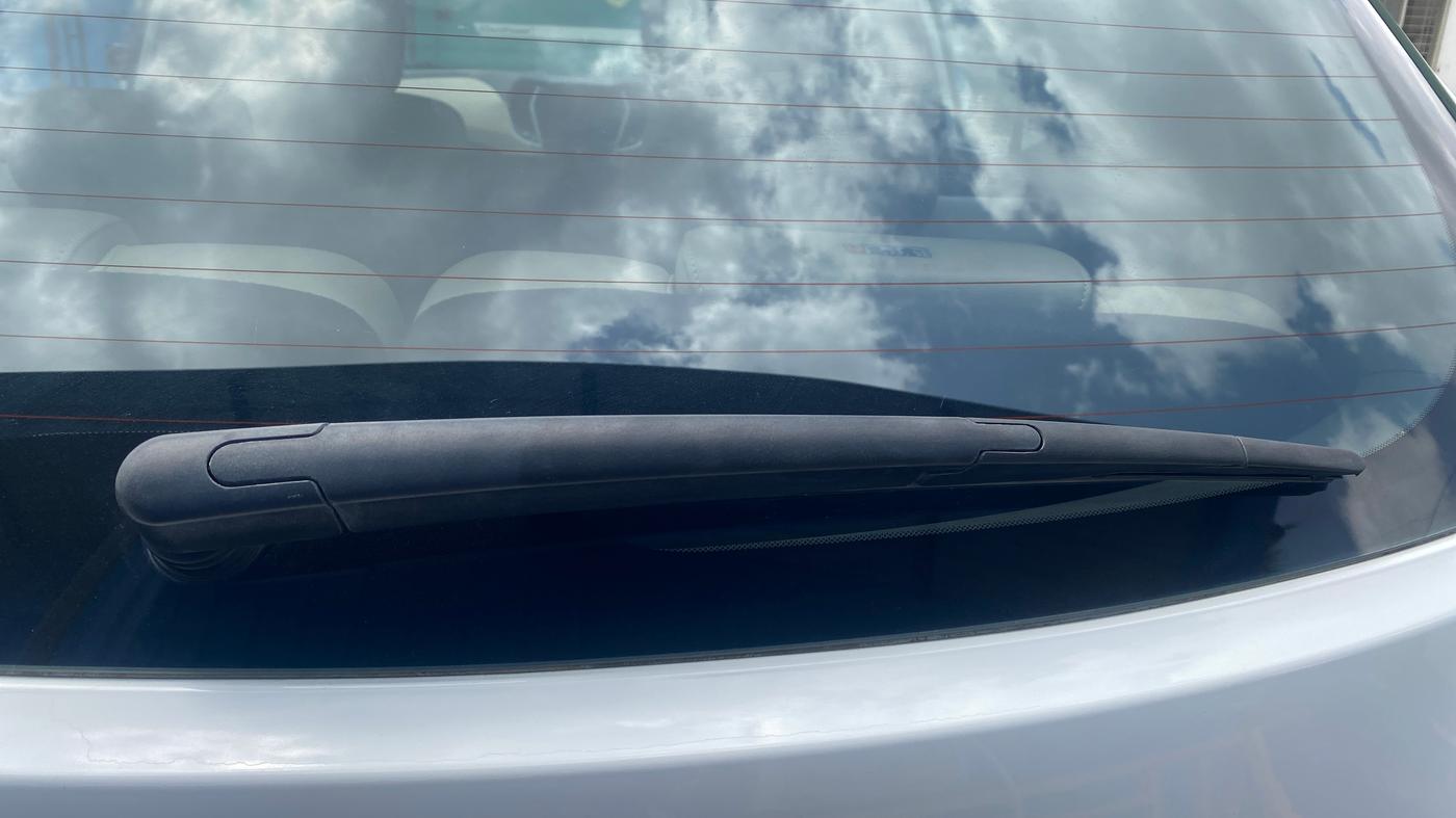 2014 Hyundai Santa Fe 2 WD AT, Diesel, Automatic, 1,21,123 km, Rear Wiper
