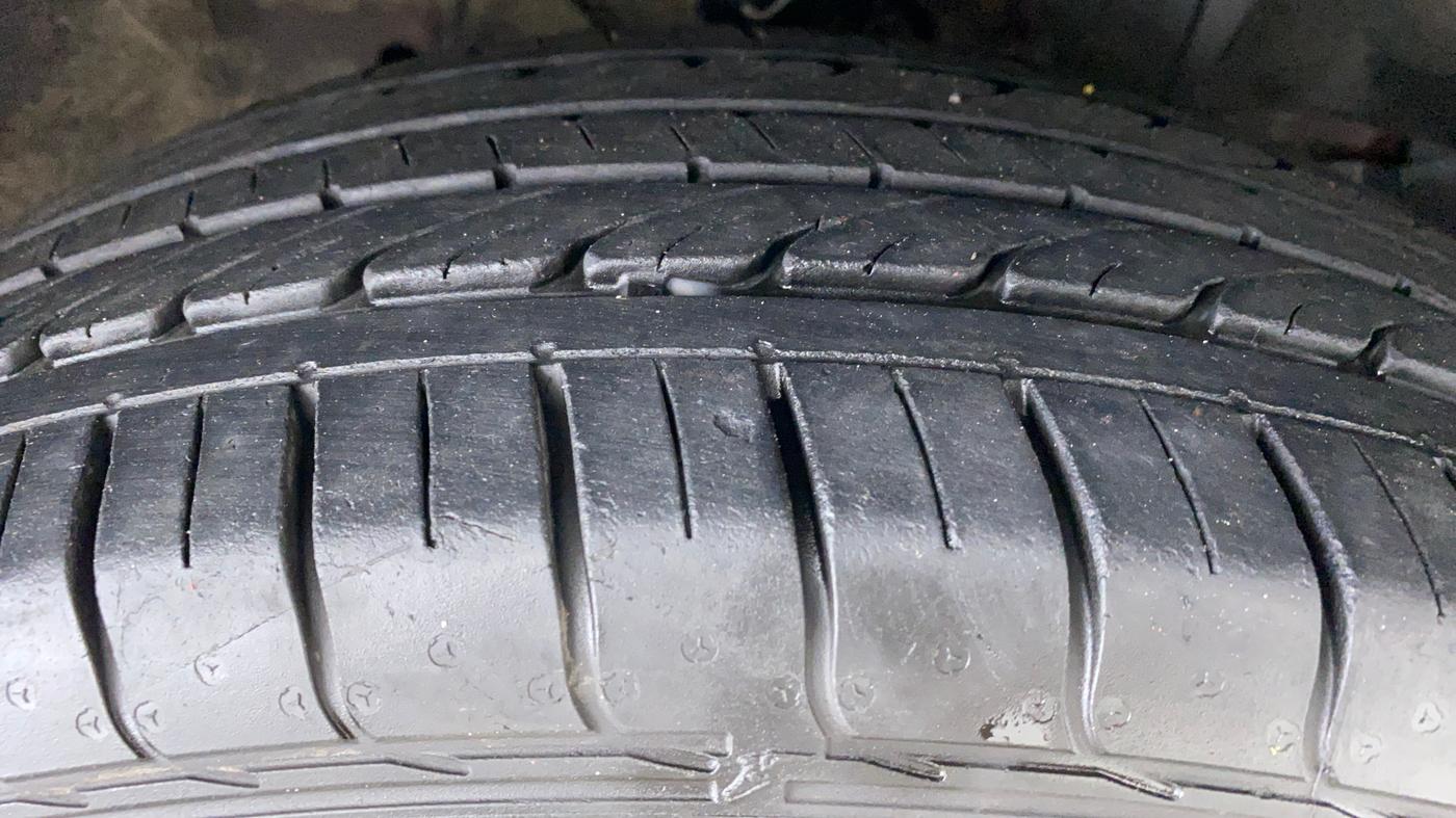 2017 Honda WR-V 1.2 i-VTEC VX MT, Petrol, Manual, 27,040 km, Right Front Tyre Tread