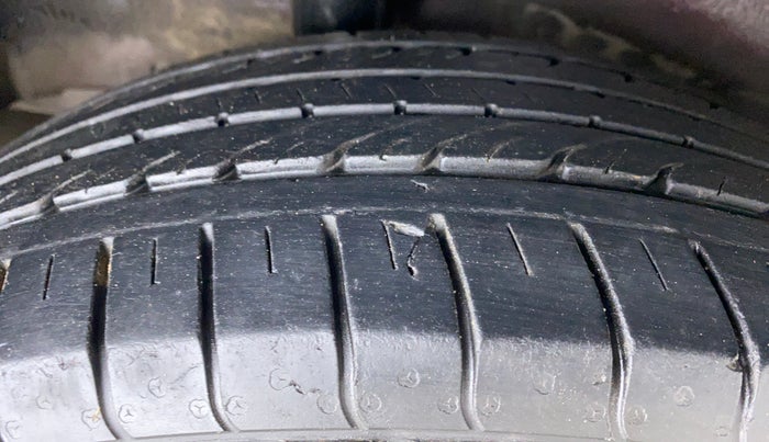 2017 Honda WR-V 1.2 i-VTEC VX MT, Petrol, Manual, 27,040 km, Right Rear Tyre Tread