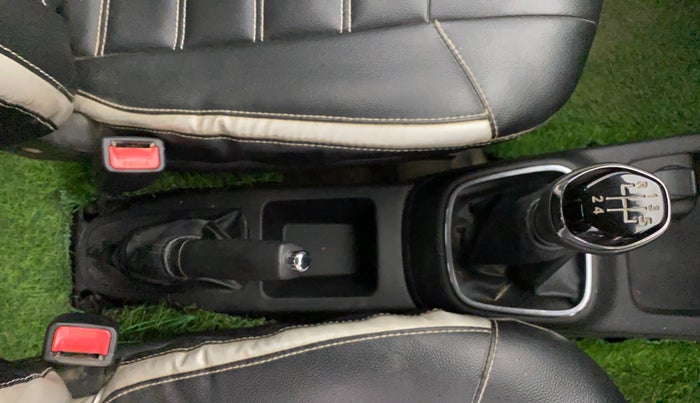2019 Renault Kwid RXT 1.0 (O), Petrol, Manual, 82,791 km, Gear Lever
