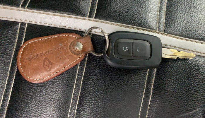 2019 Renault Kwid RXT 1.0 (O), Petrol, Manual, 82,791 km, Key Close Up