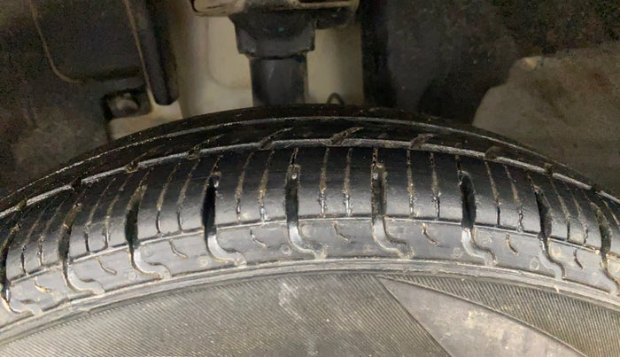 2019 Renault Kwid RXT 1.0 (O), Petrol, Manual, 82,791 km, Left Front Tyre Tread