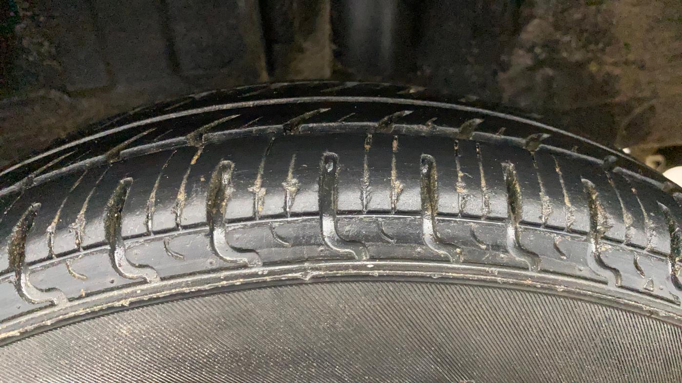 2019 Renault Kwid RXT 1.0 (O), Petrol, Manual, 82,791 km, Left Rear Tyre Tread