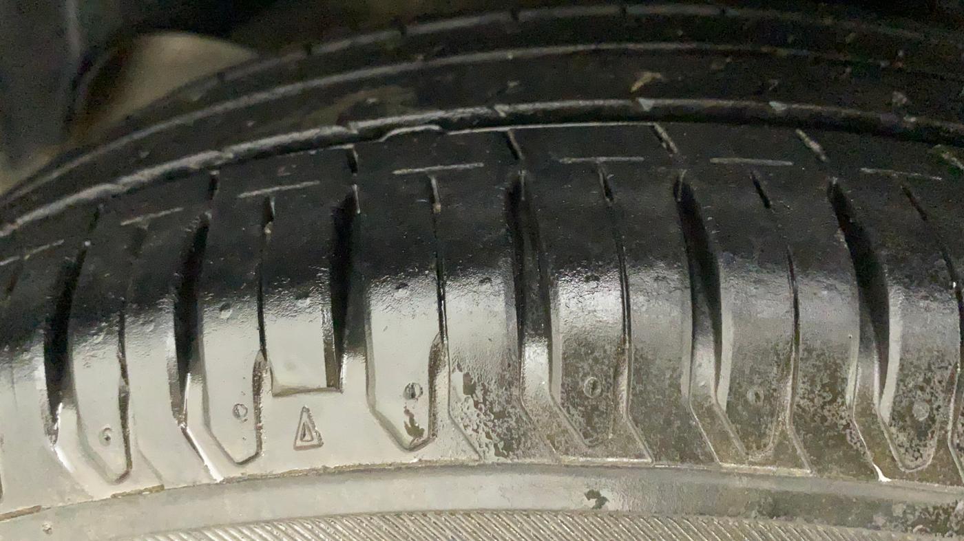 2020 Maruti Dzire ZXI, Petrol, Manual, 32,057 km, Left Rear Tyre Tread