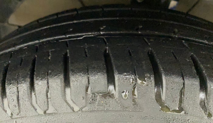 2020 Maruti Dzire ZXI, Petrol, Manual, 32,057 km, Left Front Tyre Tread