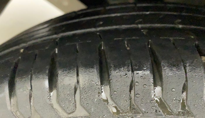 2020 Maruti Dzire ZXI, Petrol, Manual, 32,057 km, Right Rear Tyre Tread