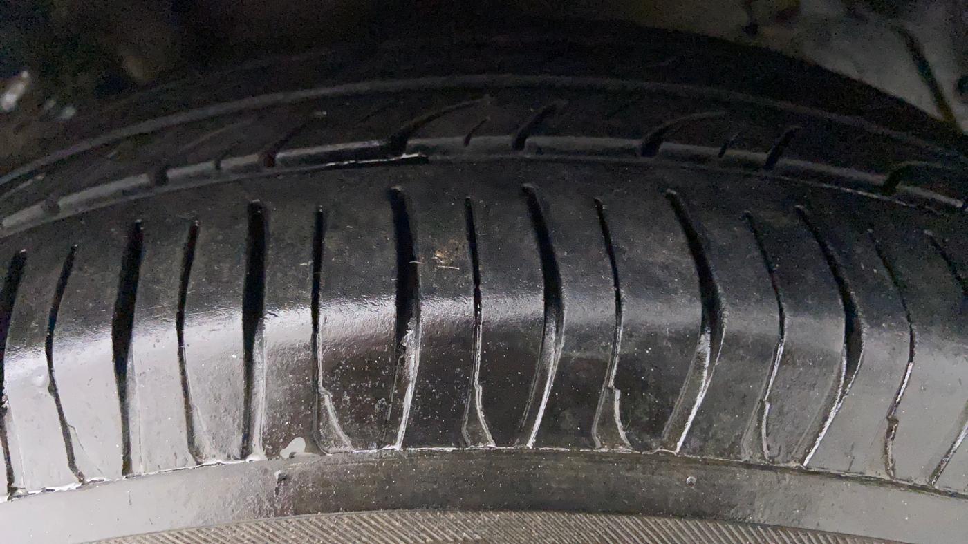 2016 Maruti Celerio VDI, Diesel, Manual, 85,221 km, Left Rear Tyre Tread
