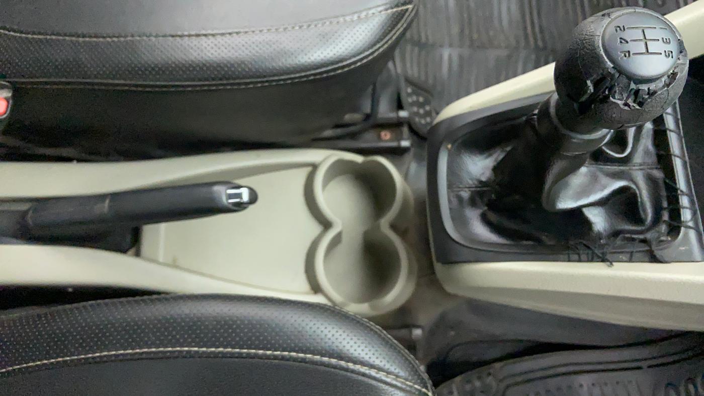 2016 Maruti Celerio VDI, Diesel, Manual, 85,221 km, Gear Lever