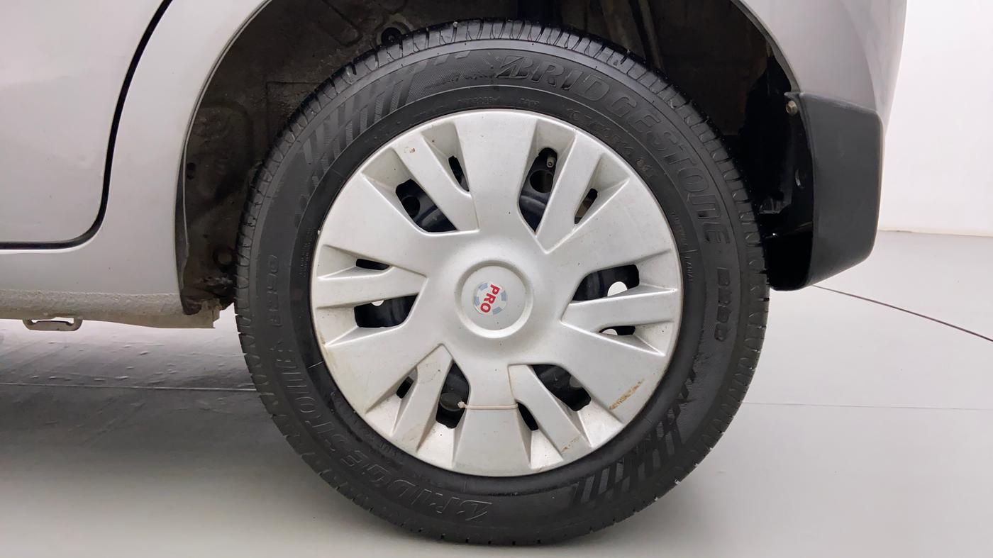 2016 Maruti Celerio VDI, Diesel, Manual, 85,221 km, Left Rear Wheel