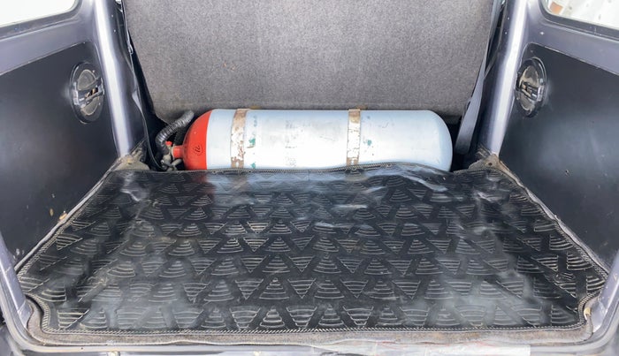 2018 Maruti Eeco 5 STR CNG WITH AC PLUSHTR, CNG, Manual, 54,876 km, Boot Inside