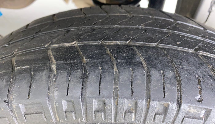 2018 Maruti Eeco 5 STR CNG WITH AC PLUSHTR, CNG, Manual, 54,876 km, Left Rear Tyre Tread