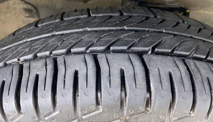 2018 Maruti Eeco 5 STR CNG WITH AC PLUSHTR, CNG, Manual, 54,876 km, Right Front Tyre Tread