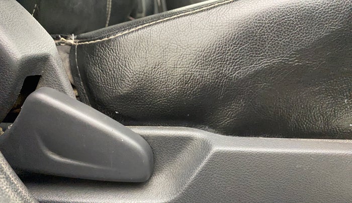 2016 Renault Kwid RXL, Petrol, Manual, 81,384 km, Driver Side Adjustment Panel