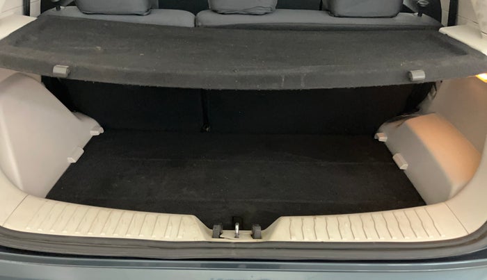 2019 Mahindra XUV300 W8 1.2 PETROL, Petrol, Manual, 92,693 km, Boot Inside