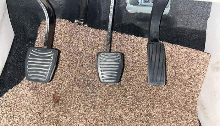 2019 Mahindra XUV300 W8 1.2 PETROL, Petrol, Manual, 92,693 km, Pedals