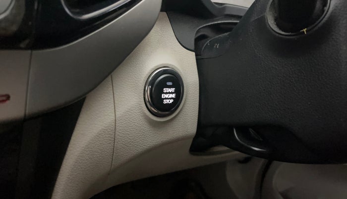 2019 Mahindra XUV300 W8 1.2 PETROL, Petrol, Manual, 92,693 km, Keyless Start/ Stop Button