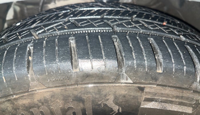 2019 Mahindra XUV300 W8 1.2 PETROL, Petrol, Manual, 92,693 km, Left Front Tyre Tread