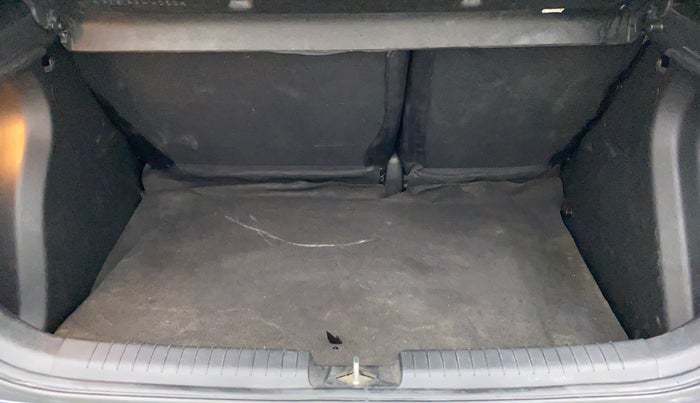 2016 Hyundai Elite i20 ASTA 1.2 (O), Petrol, Manual, 84,825 km, Boot Inside