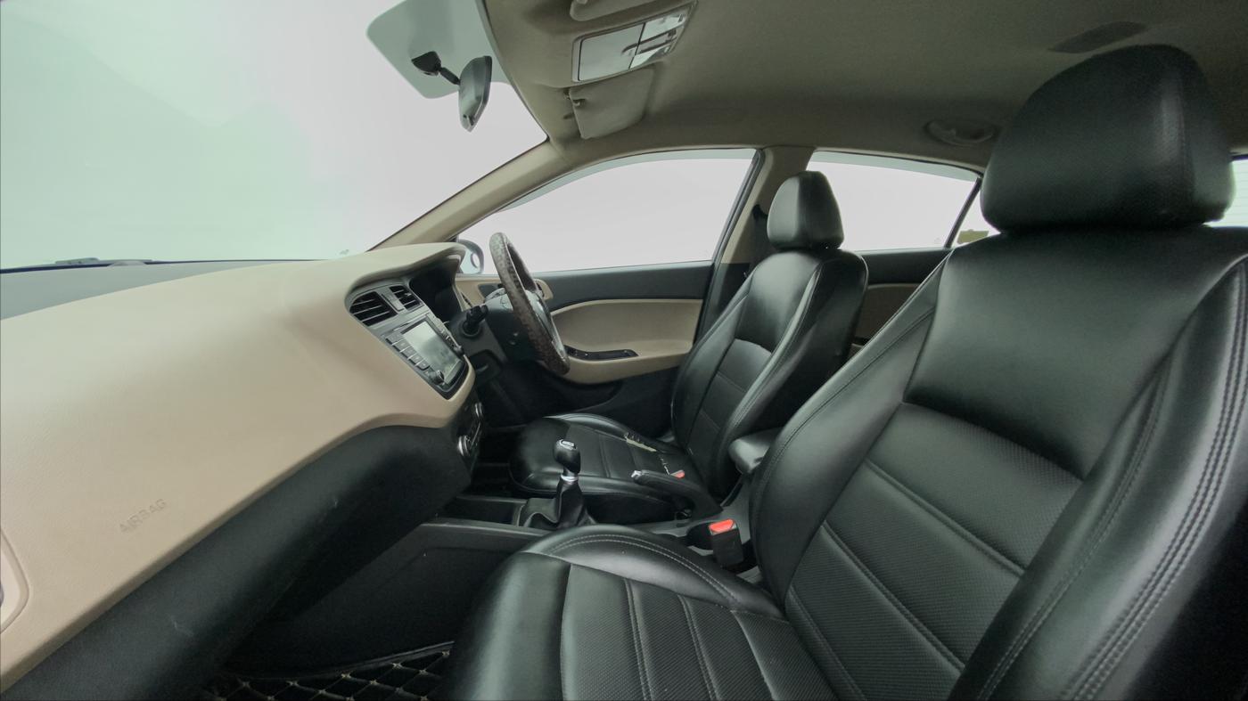 2016 Hyundai Elite i20 ASTA 1.2 (O), Petrol, Manual, 84,825 km, Right Side Front Door Cabin