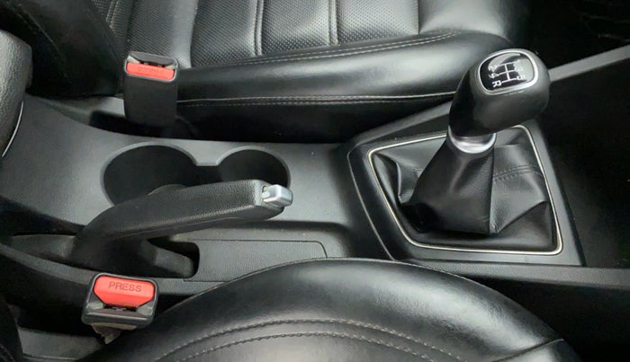 2016 Hyundai Elite i20 ASTA 1.2 (O), Petrol, Manual, 84,825 km, Gear Lever