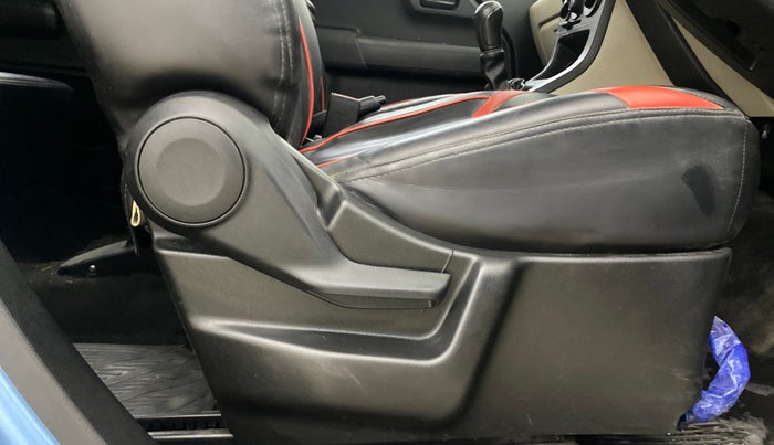 2021 Maruti New Wagon-R LXI CNG 1.0, CNG, Manual, 47,565 km, Driver Side Adjustment Panel