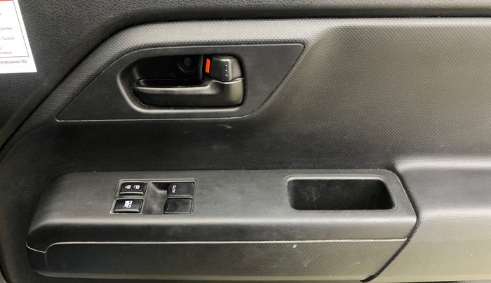 2021 Maruti New Wagon-R LXI CNG 1.0, CNG, Manual, 47,565 km, Driver Side Door Panels Control