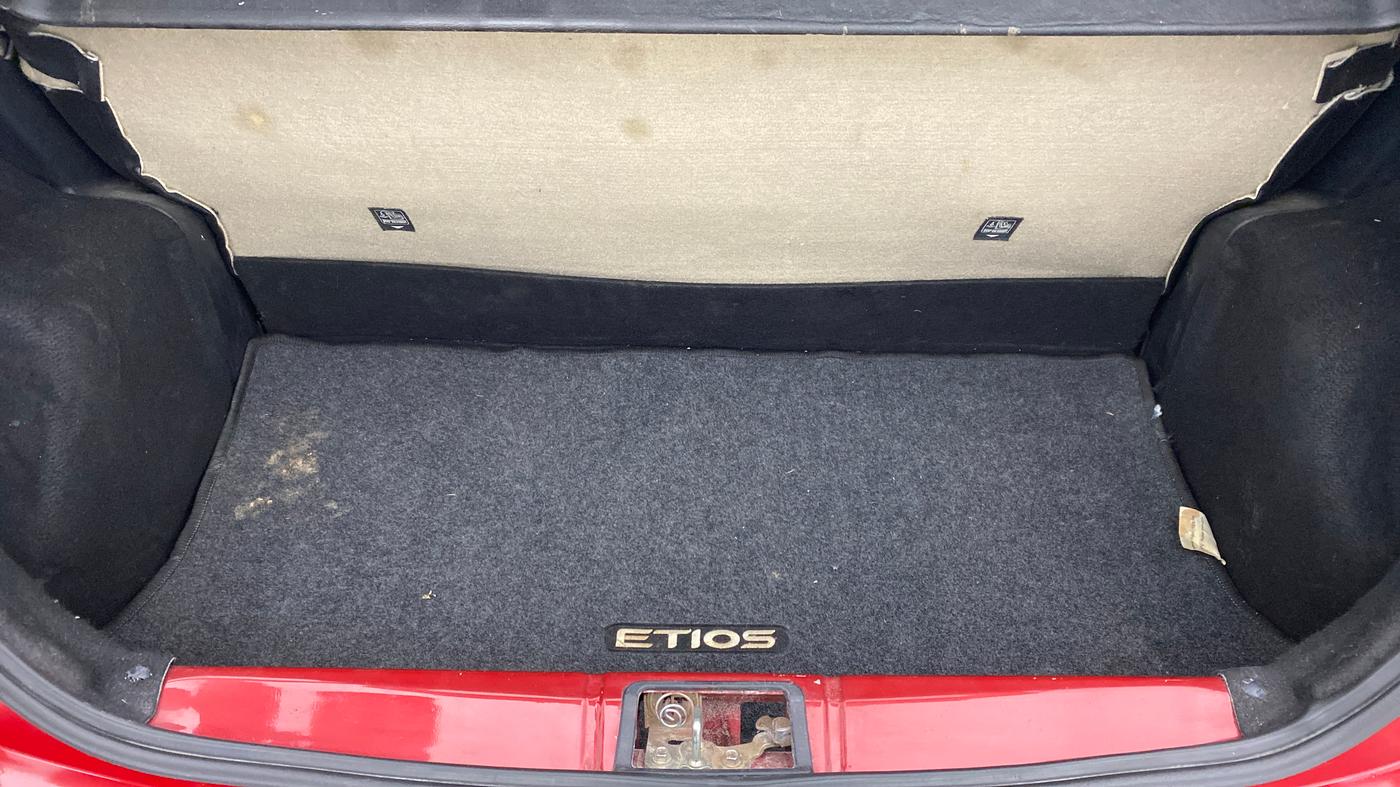 2016 Toyota Etios Liva D 4D VD, Diesel, Manual, 39,890 km, Boot Inside