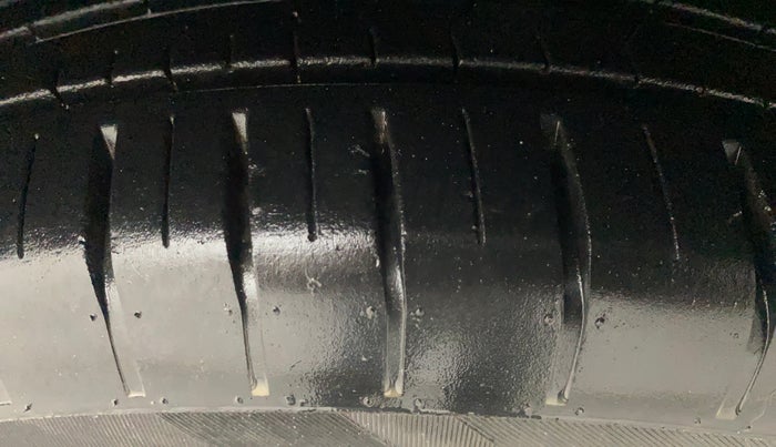 2020 Maruti Swift ZXI AMT, Petrol, Automatic, 89,249 km, Left Front Tyre Tread