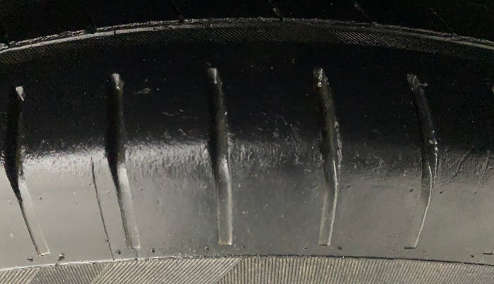 2020 Maruti Swift ZXI AMT, Petrol, Automatic, 89,249 km, Left Rear Tyre Tread