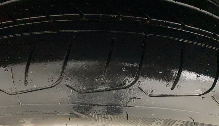 2020 Maruti Swift ZXI AMT, Petrol, Automatic, 89,249 km, Right Rear Tyre Tread