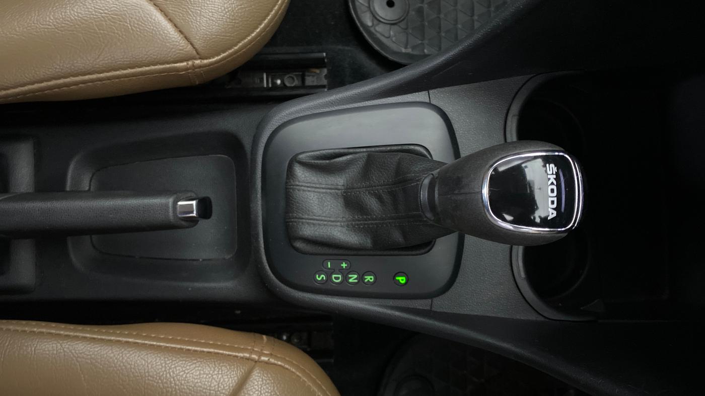 2021 Skoda Rapid AMBITION AT TSI, Petrol, Automatic, 1,11,308 km, Gear Lever