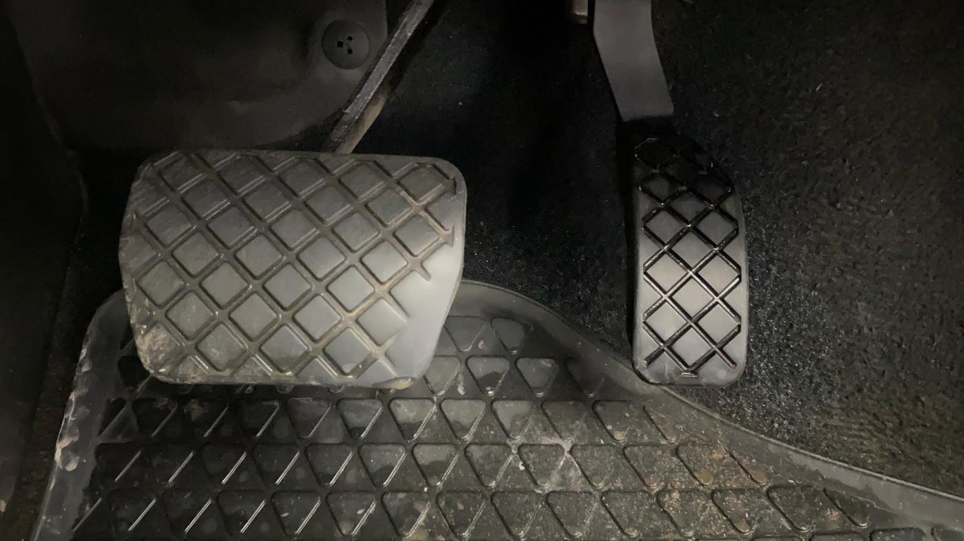 2021 Skoda Rapid AMBITION AT TSI, Petrol, Automatic, 1,11,308 km, Pedals