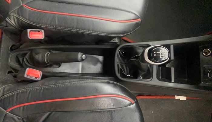 2022 Renault Kwid CLIMBER MT 1.0, Petrol, Manual, 14,492 km, Gear Lever