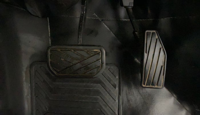 2021 Maruti XL6 ZETA AT, Petrol, Automatic, 22,259 km, Pedals