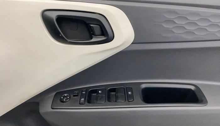 2022 Hyundai AURA S 1.2 CNG, CNG, Manual, 46,514 km, Driver Side Door Panels Control