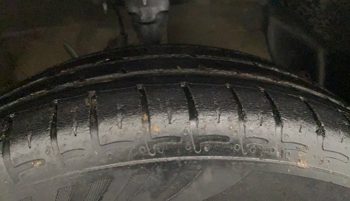 2022 Hyundai AURA S 1.2 CNG, CNG, Manual, 46,514 km, Right Front Tyre Tread