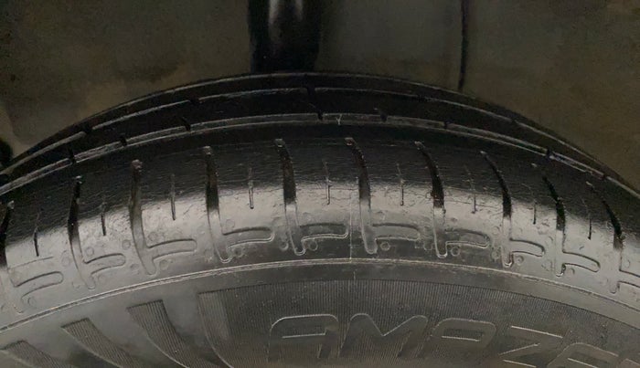 2022 Hyundai AURA S 1.2 CNG, CNG, Manual, 46,514 km, Right Rear Tyre Tread